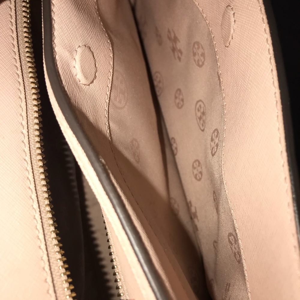 Tory Burch Robinson Bag - Picture 4 of 6